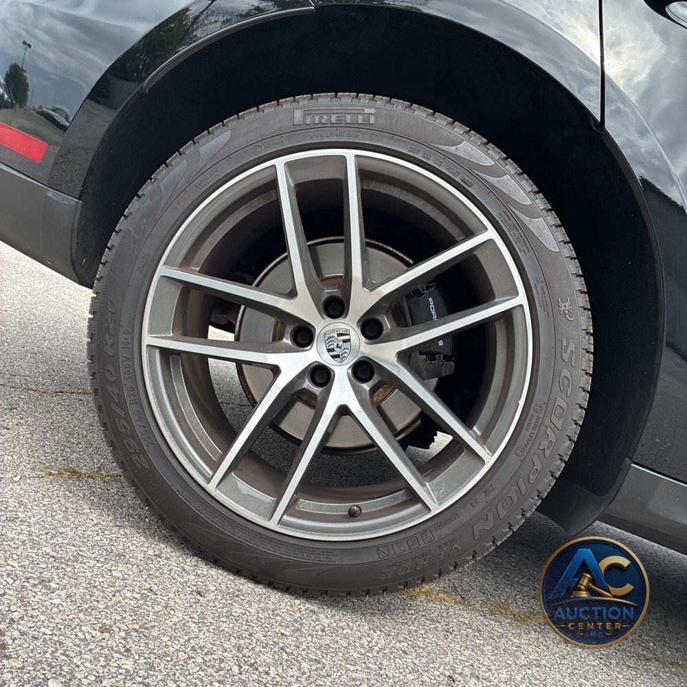 2023 Porsche Macan T