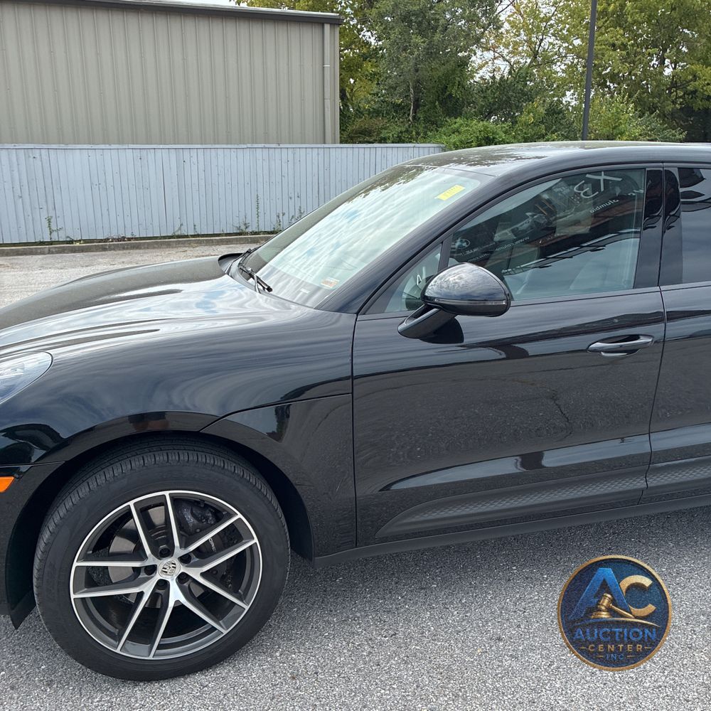 2023 Porsche Macan T