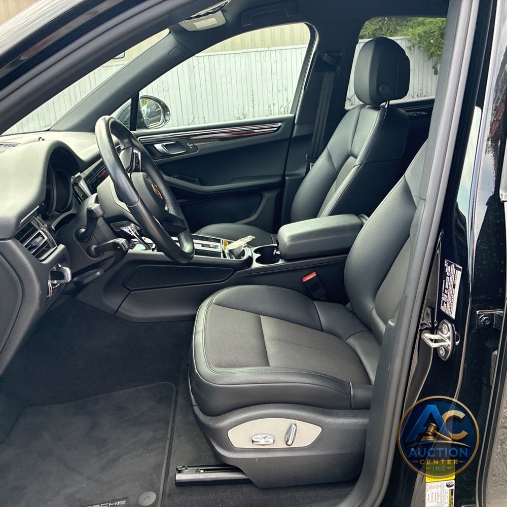 2023 Porsche Macan T