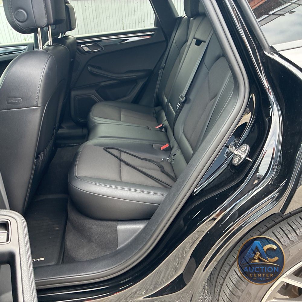 2023 Porsche Macan T