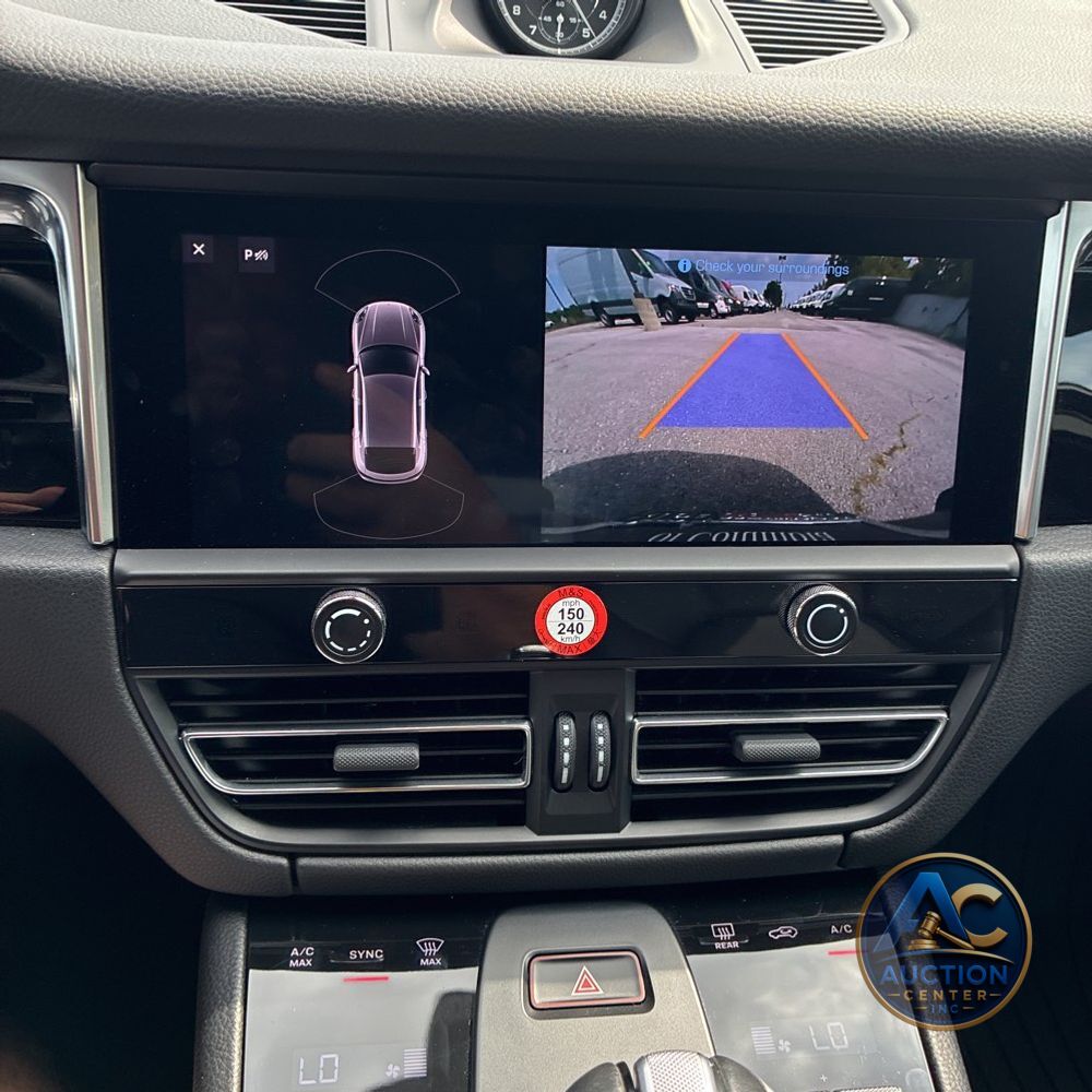 2023 Porsche Macan T