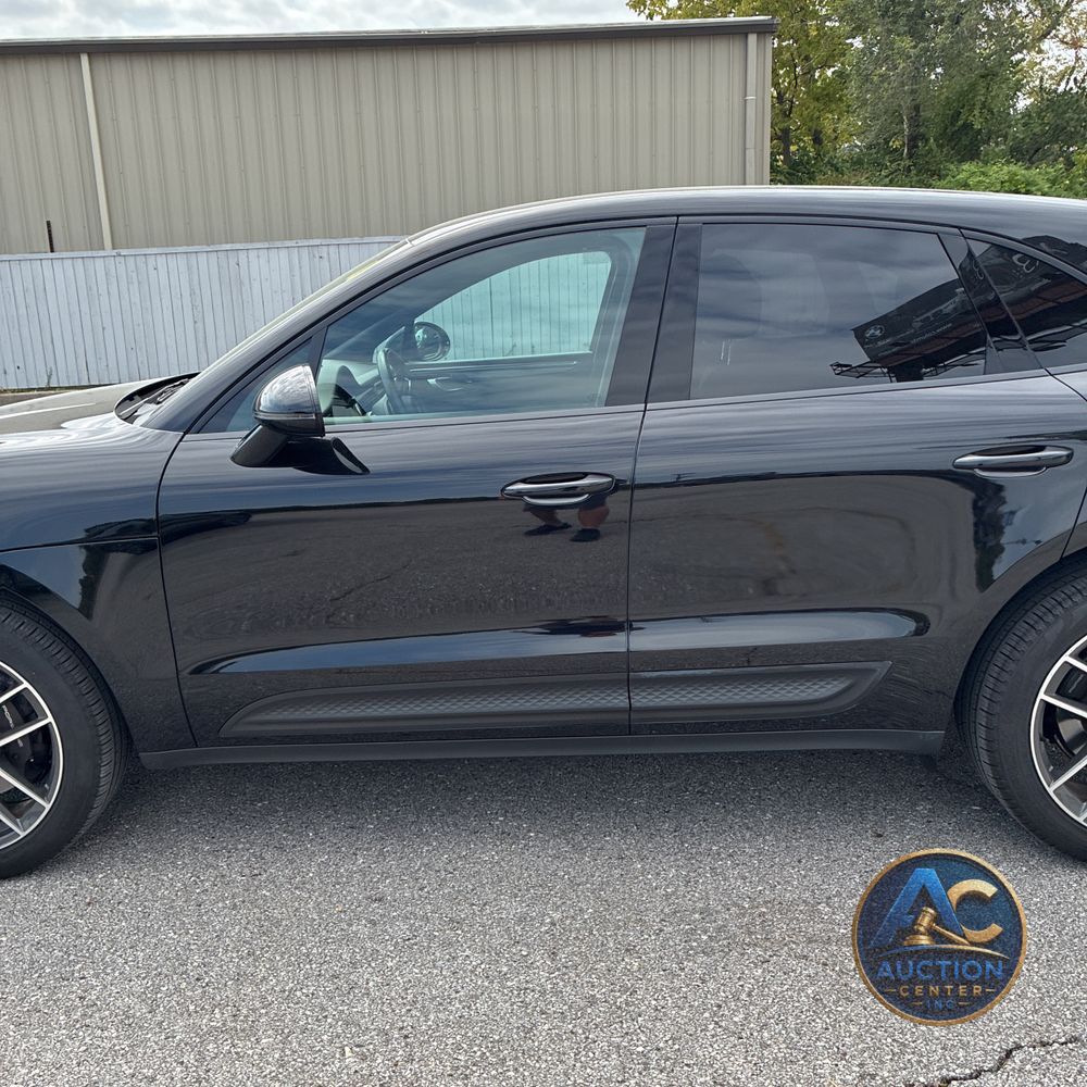 2023 Porsche Macan T
