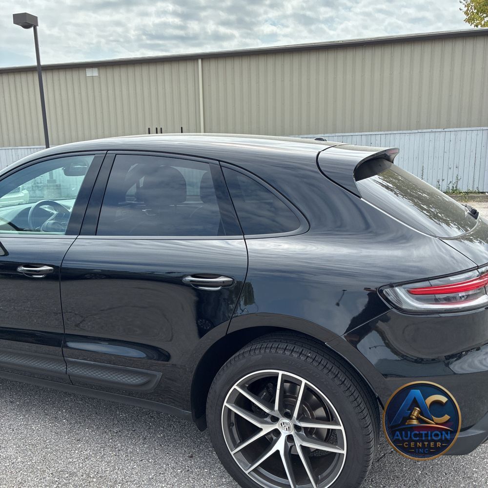2023 Porsche Macan T