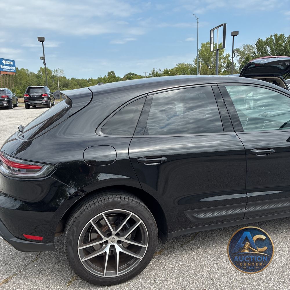 2023 Porsche Macan T