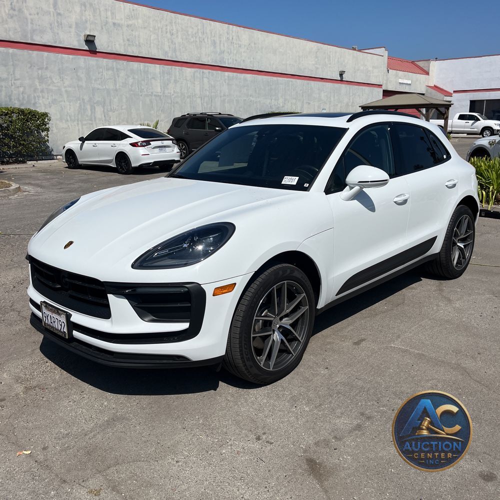 2023 Porsche Macan Base