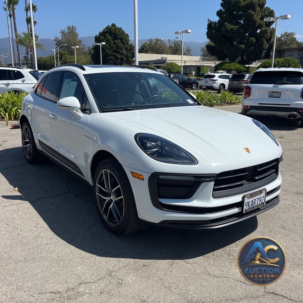 2023 Porsche Macan Base