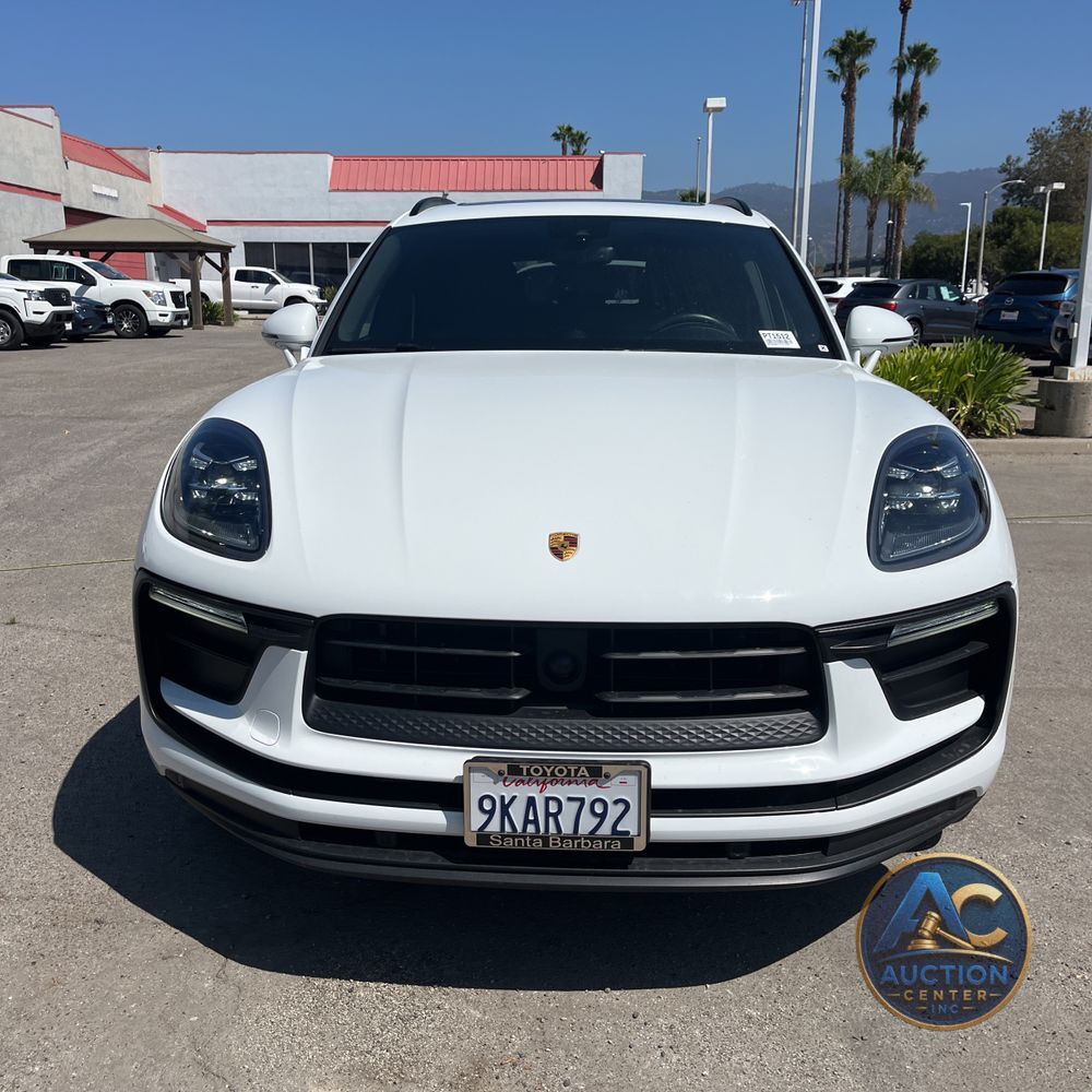 2023 Porsche Macan Base