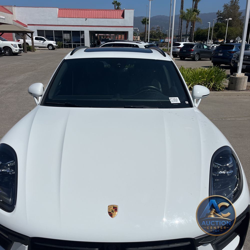 2023 Porsche Macan Base