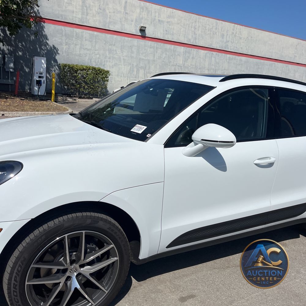 2023 Porsche Macan Base