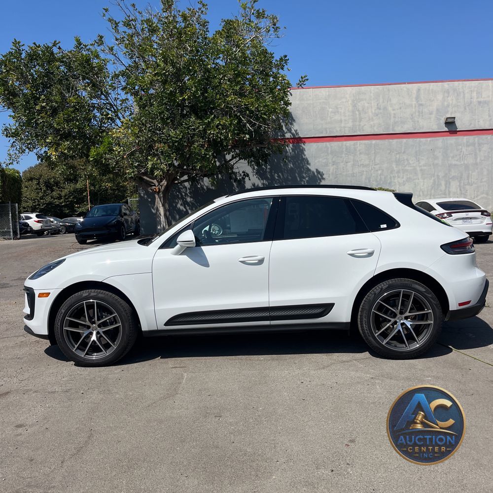 2023 Porsche Macan Base