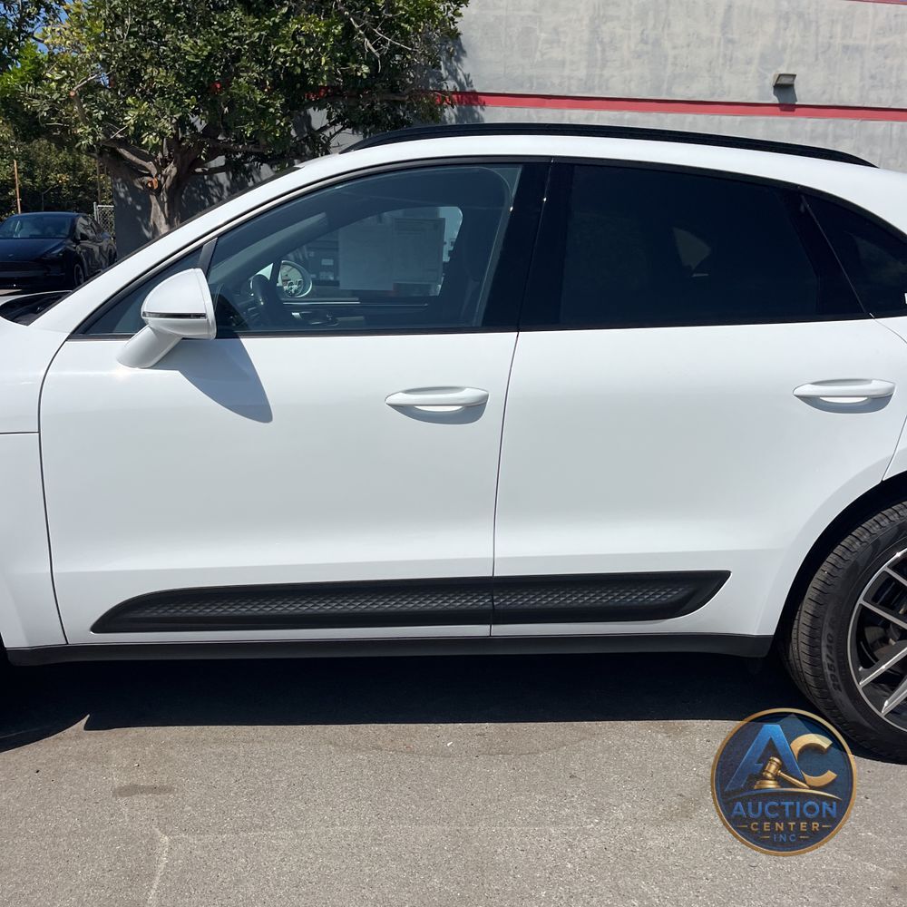 2023 Porsche Macan Base