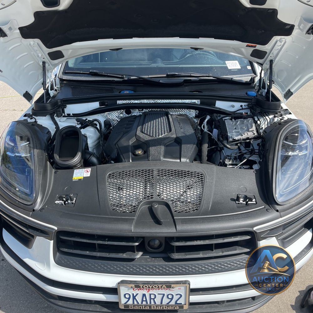 2023 Porsche Macan Base