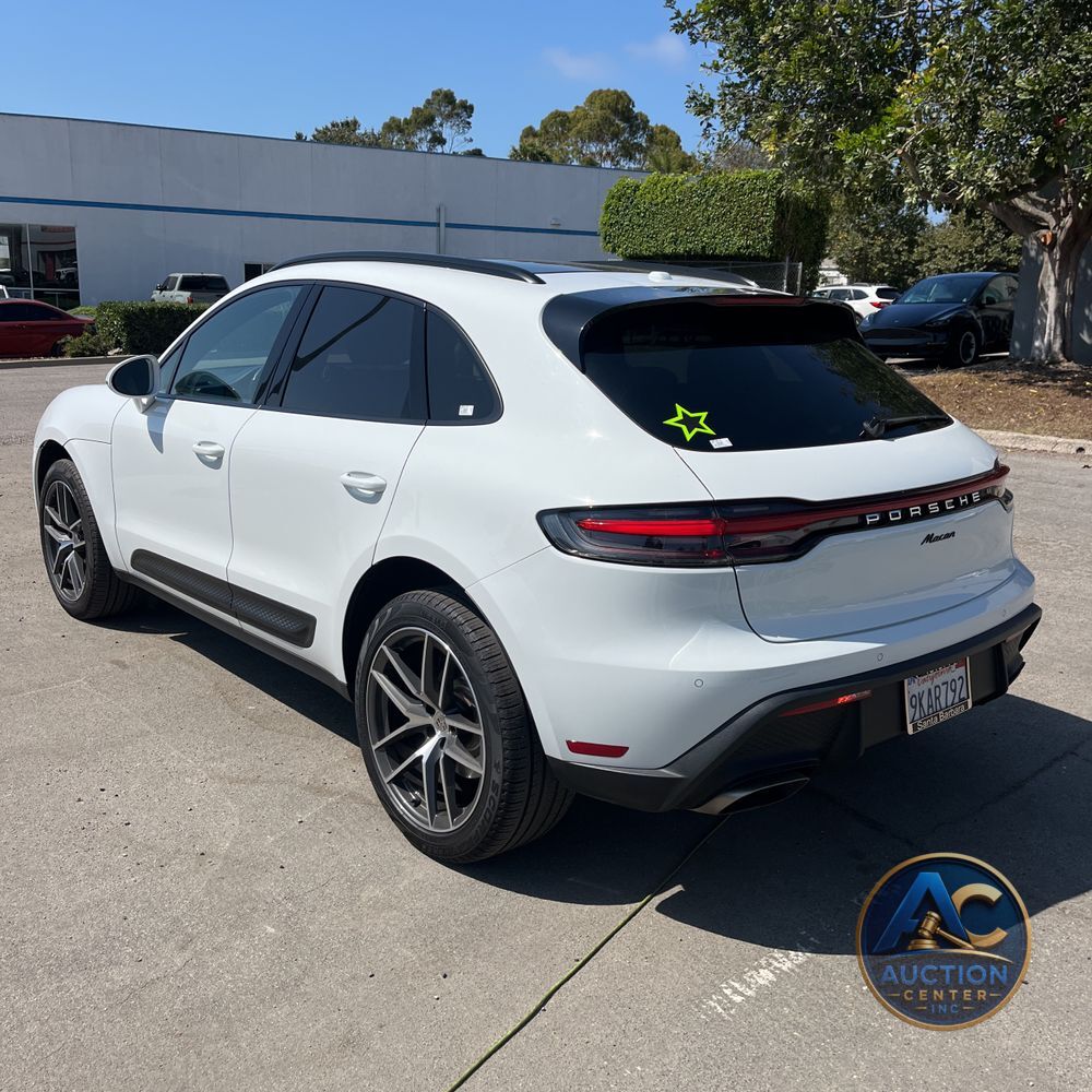 2023 Porsche Macan Base
