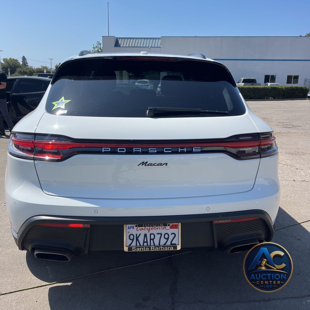 2023 Porsche Macan Base