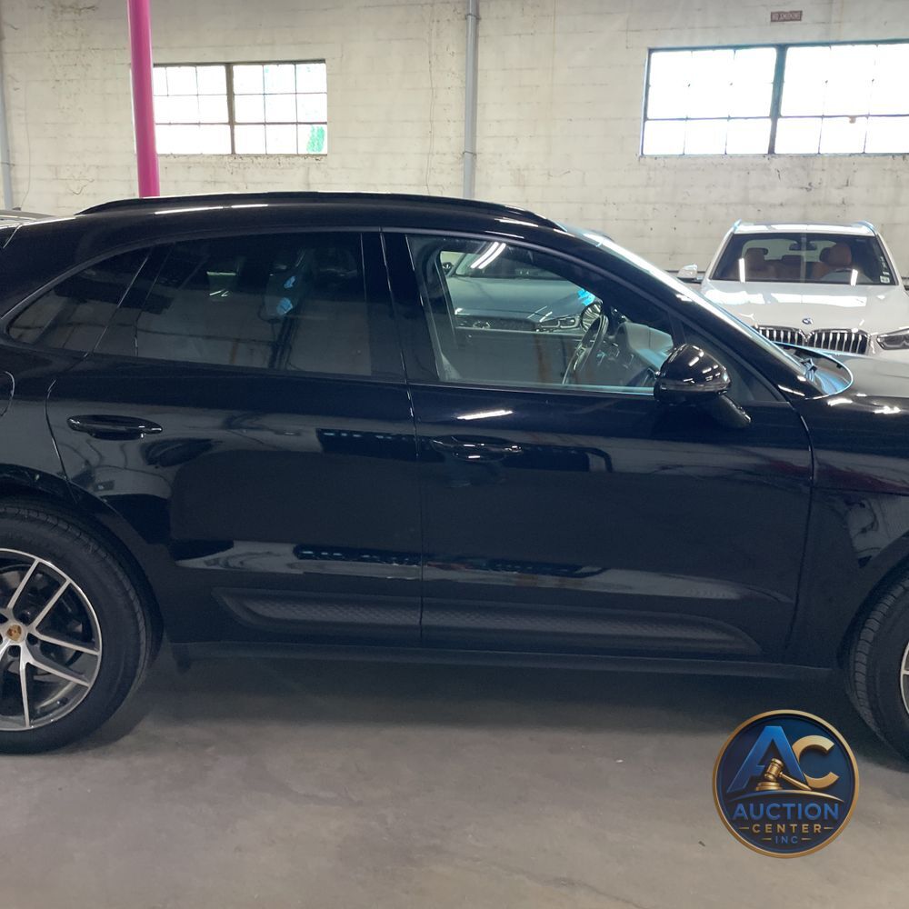 2024 Porsche Macan Base