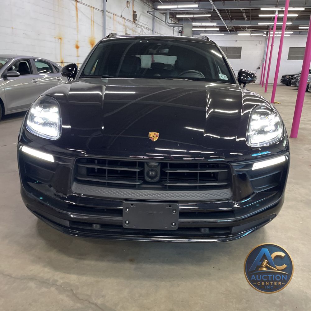 2024 Porsche Macan Base