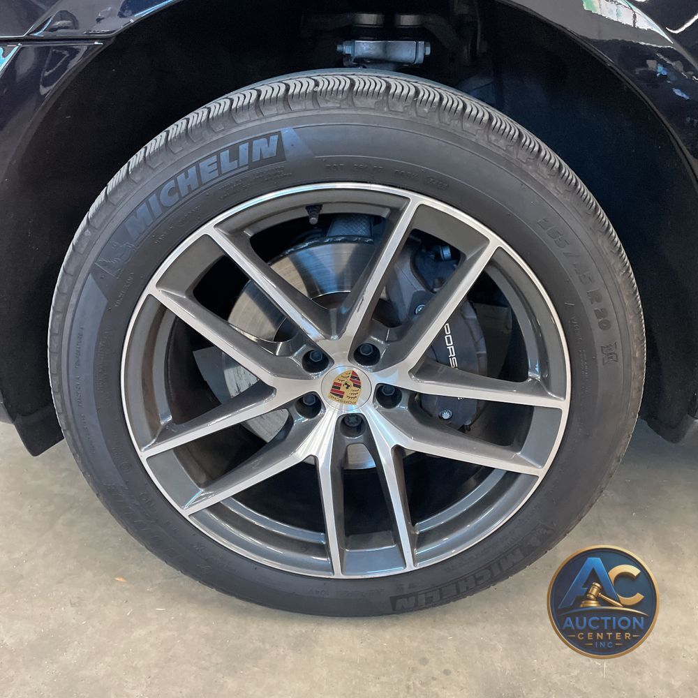 2024 Porsche Macan Base