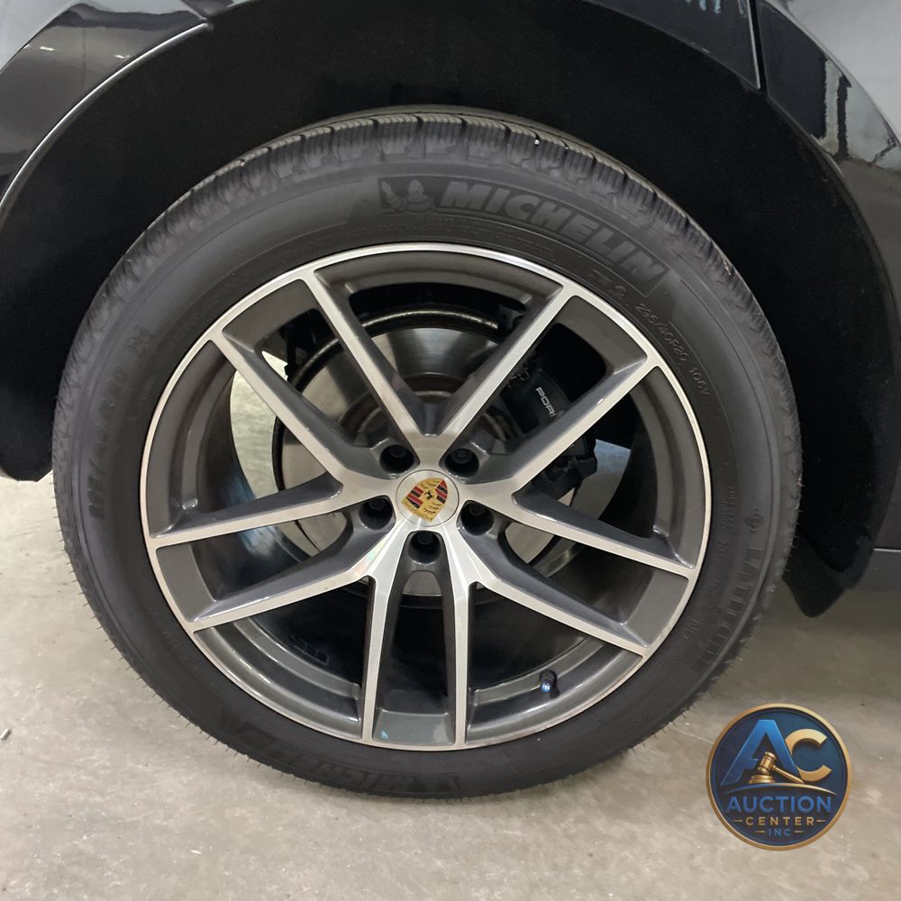 2024 Porsche Macan Base