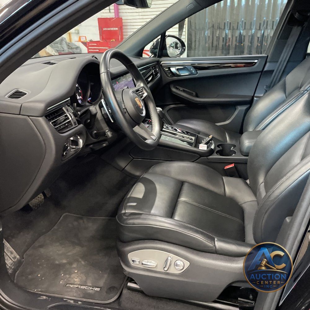 2024 Porsche Macan Base