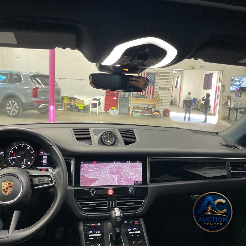 2024 Porsche Macan Base