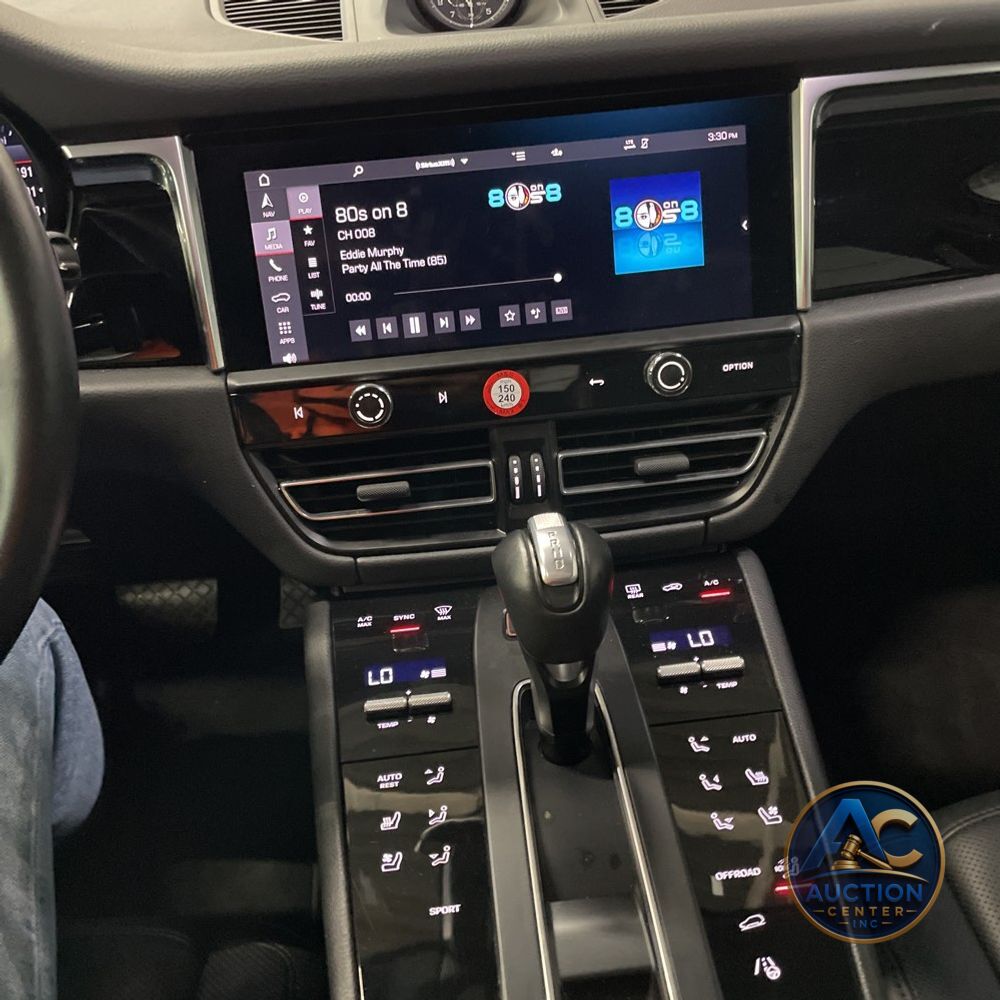 2024 Porsche Macan Base