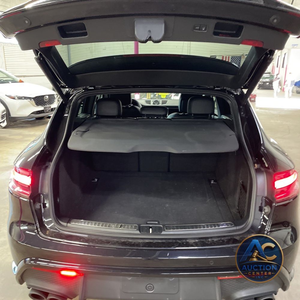 2024 Porsche Macan Base
