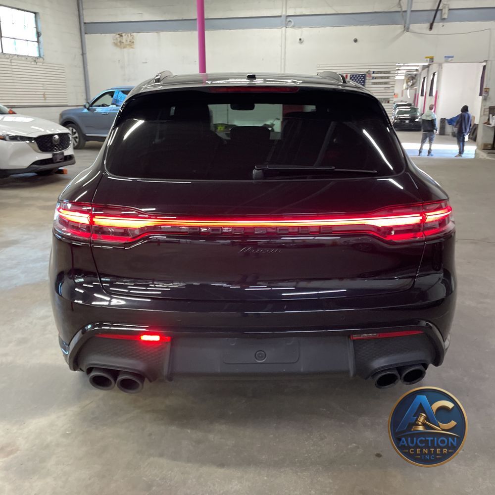 2024 Porsche Macan Base