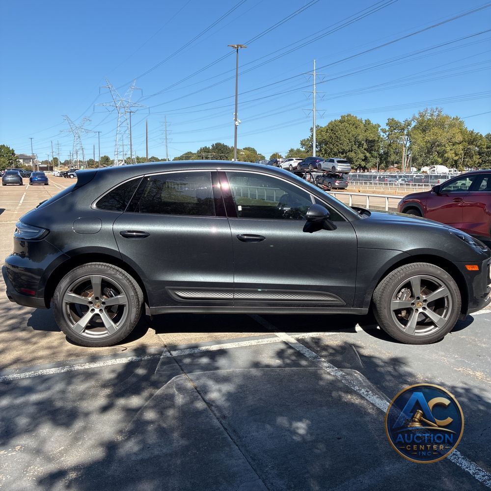 2024 Porsche Macan Base