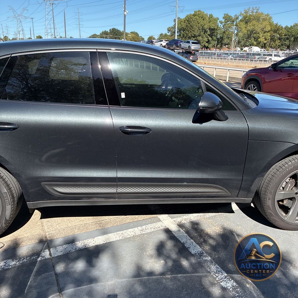 2024 Porsche Macan Base