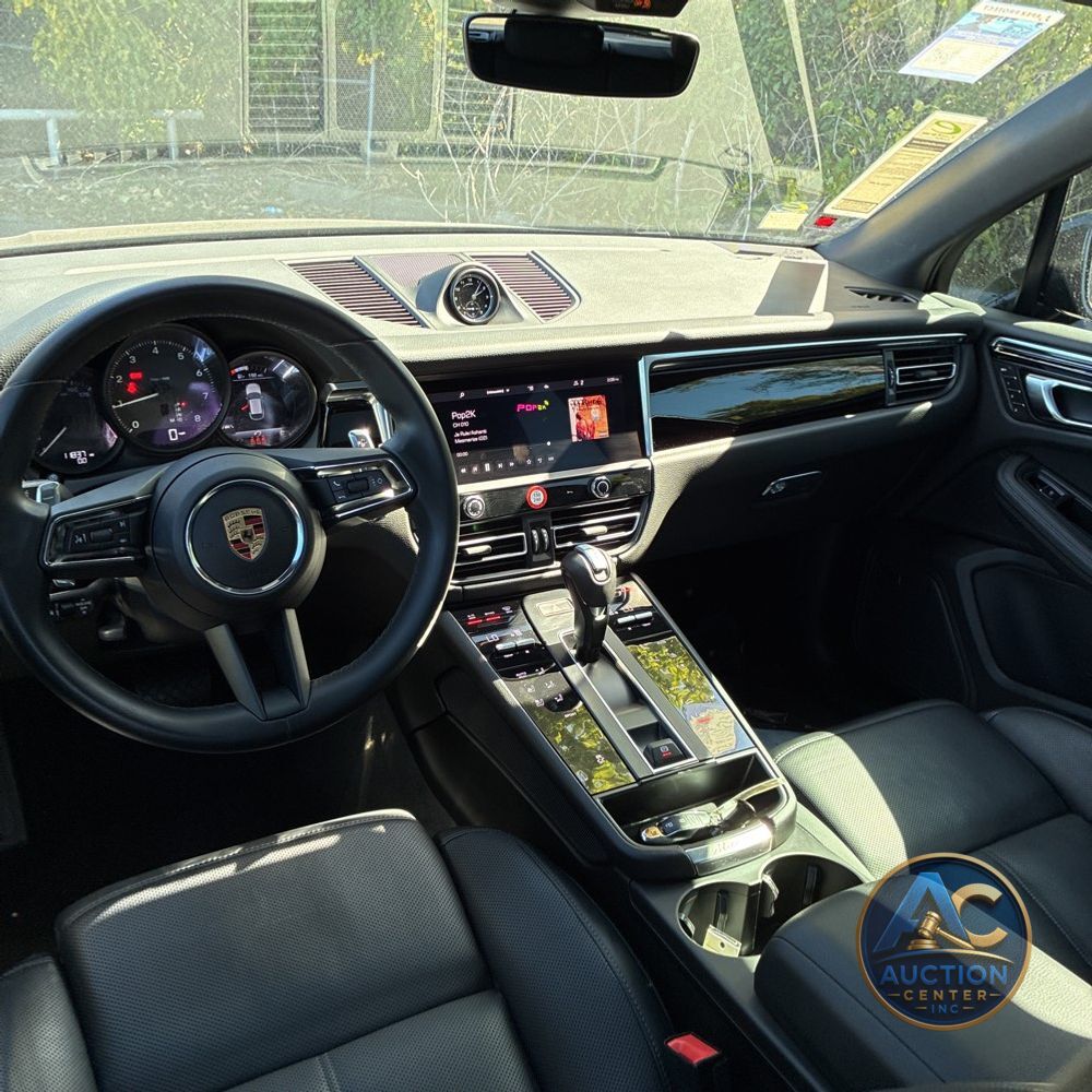2024 Porsche Macan Base
