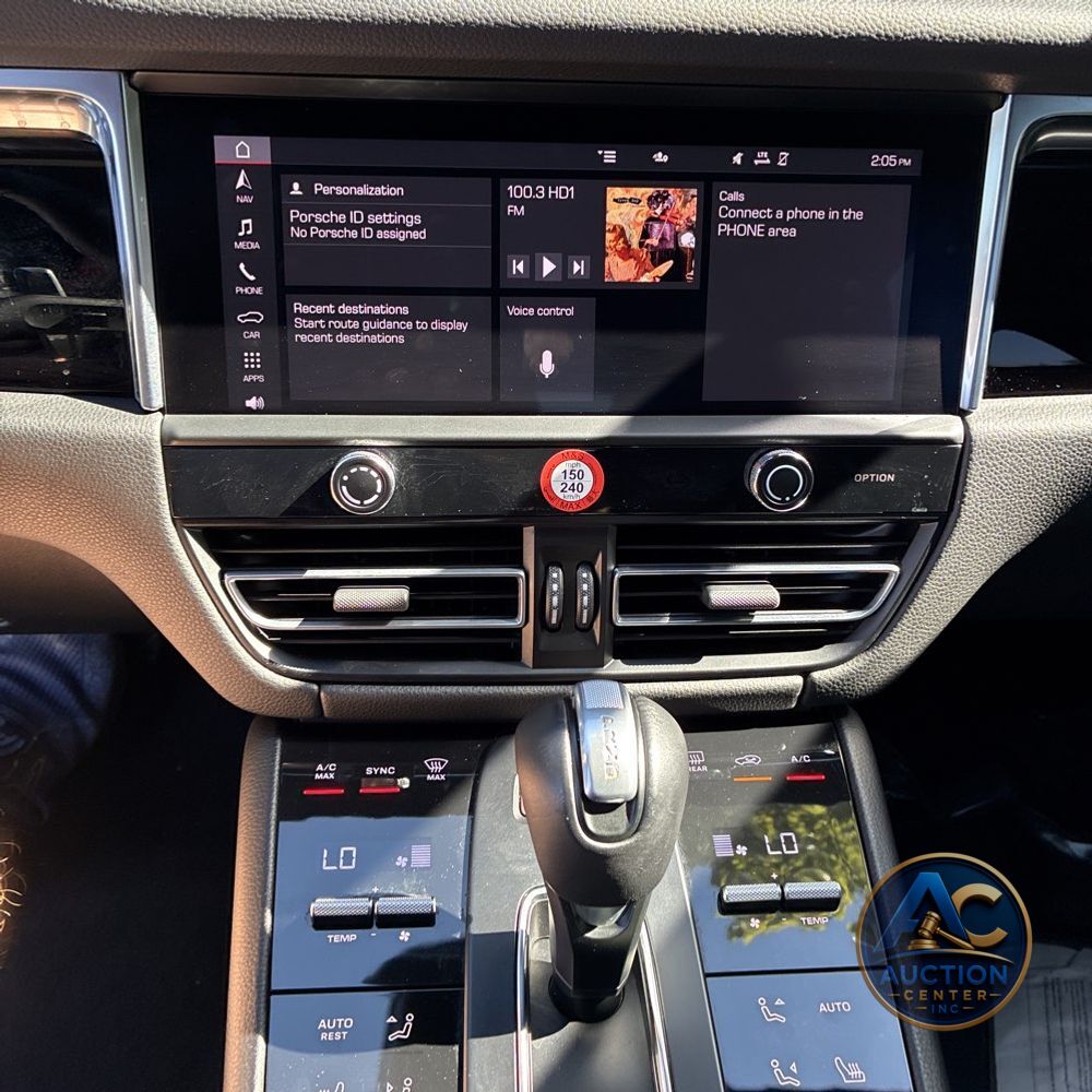 2024 Porsche Macan Base
