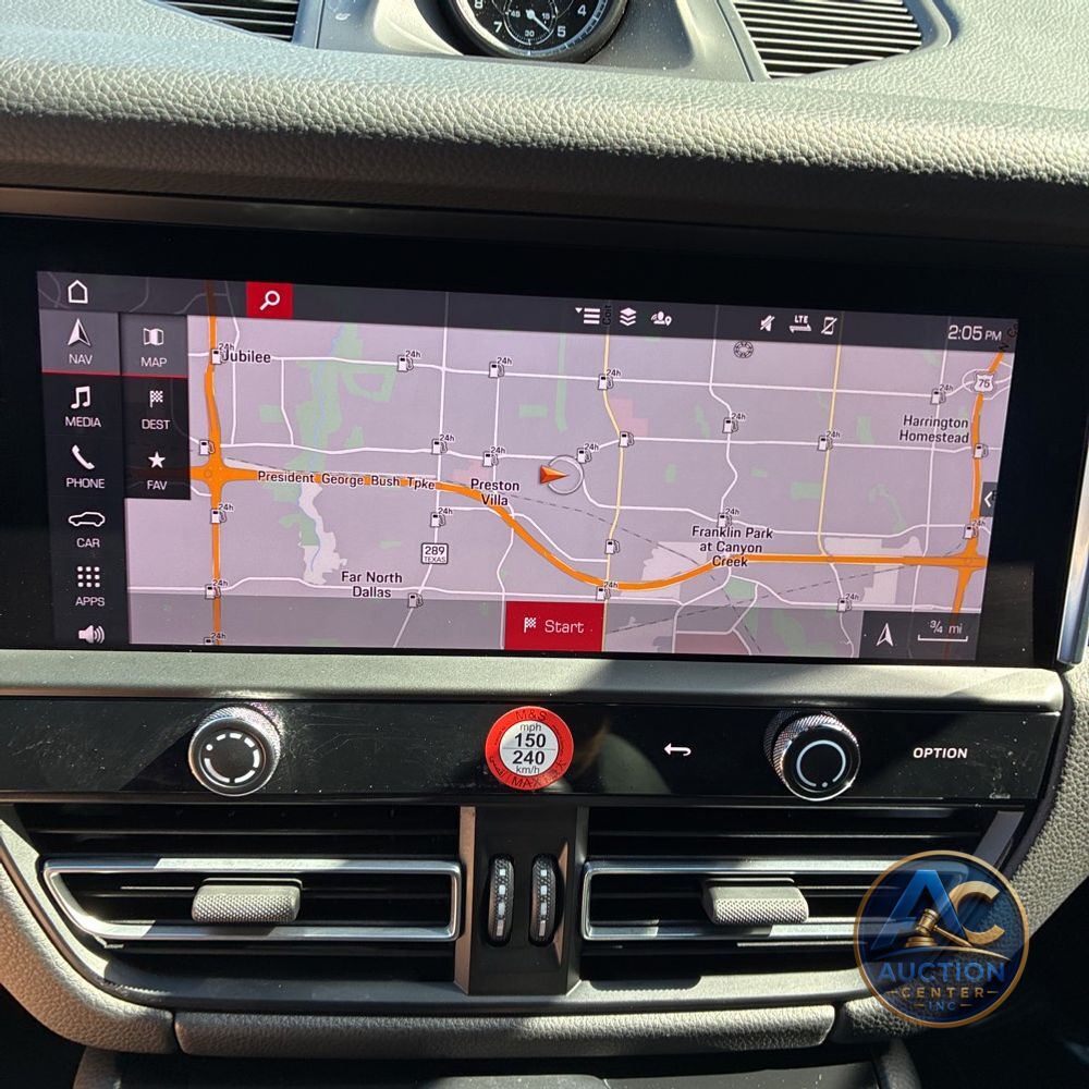 2024 Porsche Macan Base