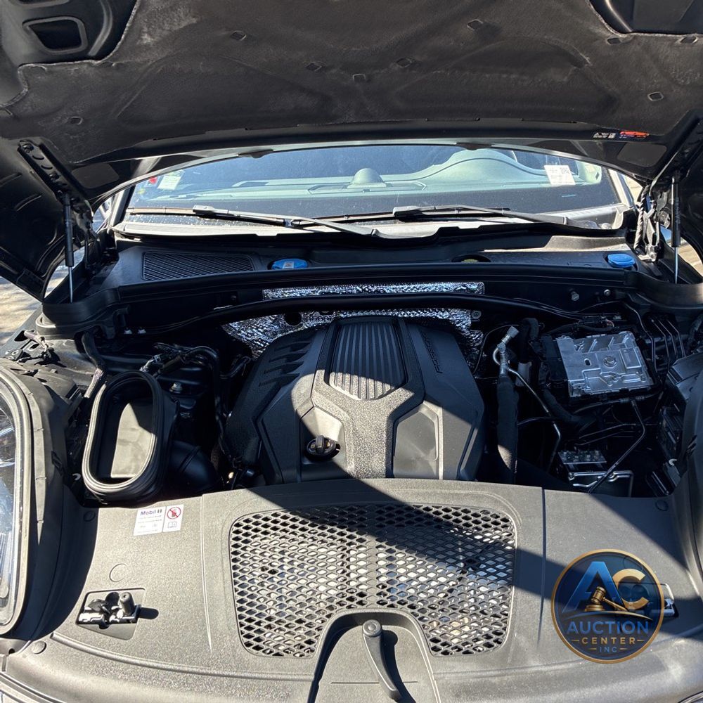 2024 Porsche Macan Base