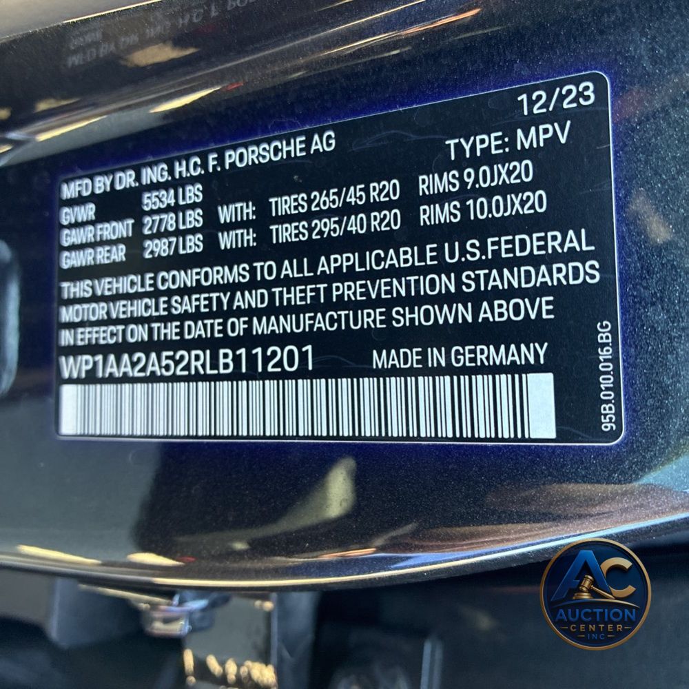 2024 Porsche Macan Base