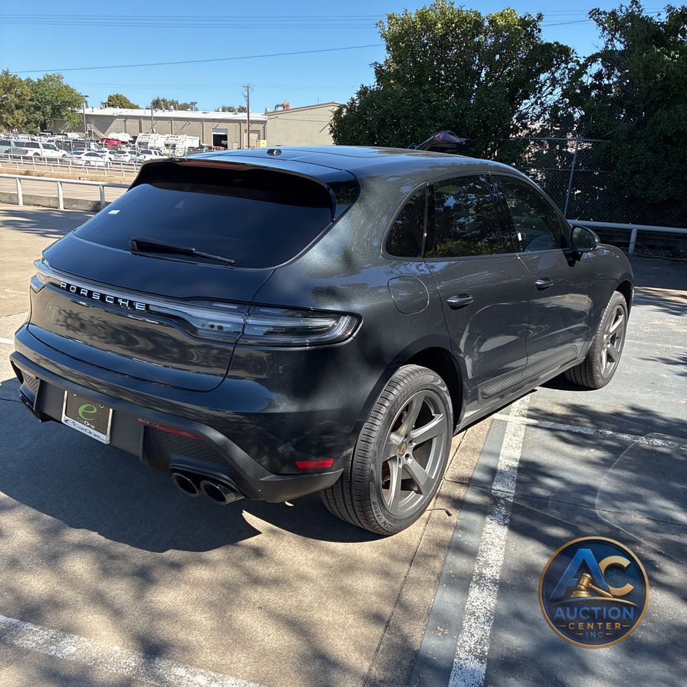 2024 Porsche Macan Base