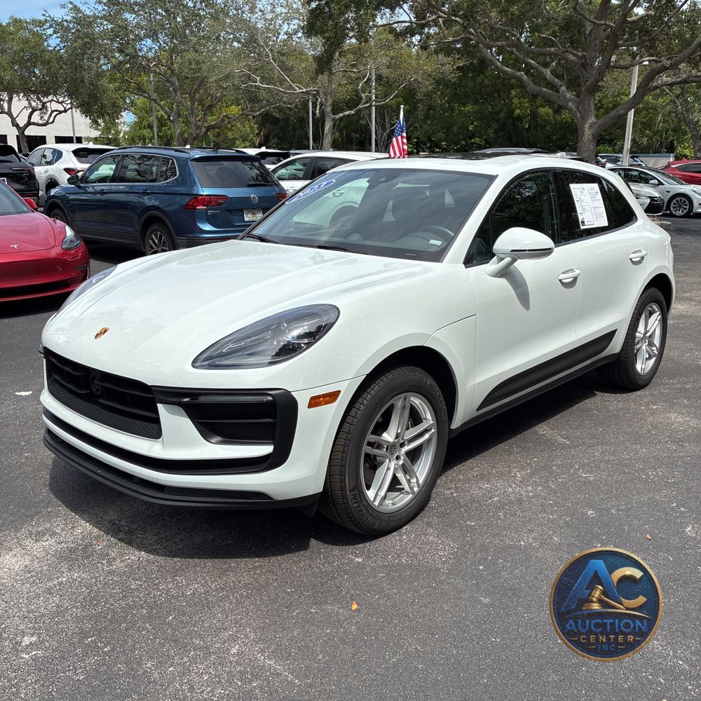 2024 Porsche Macan Base