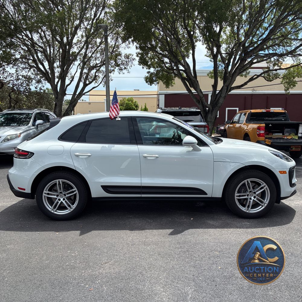 2024 Porsche Macan Base