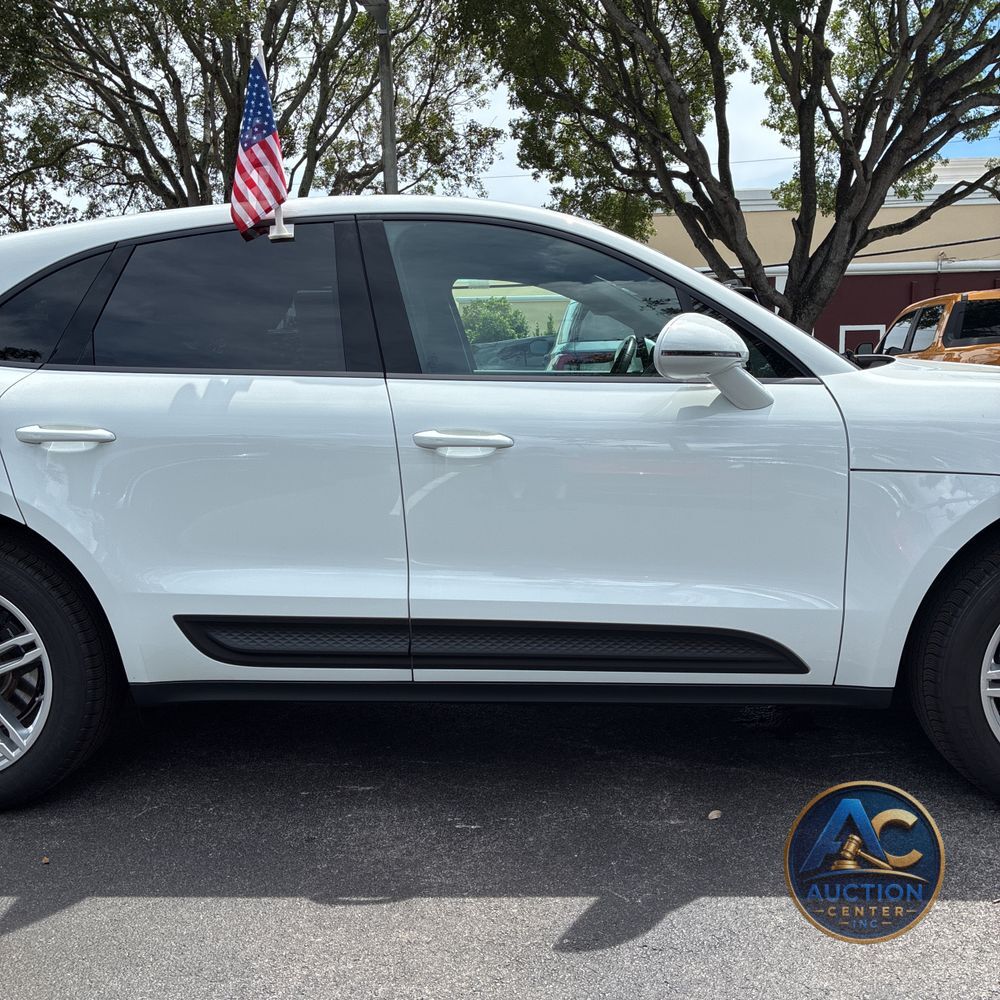 2024 Porsche Macan Base