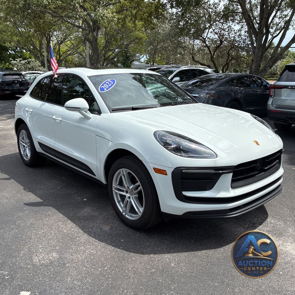 2024 Porsche Macan Base