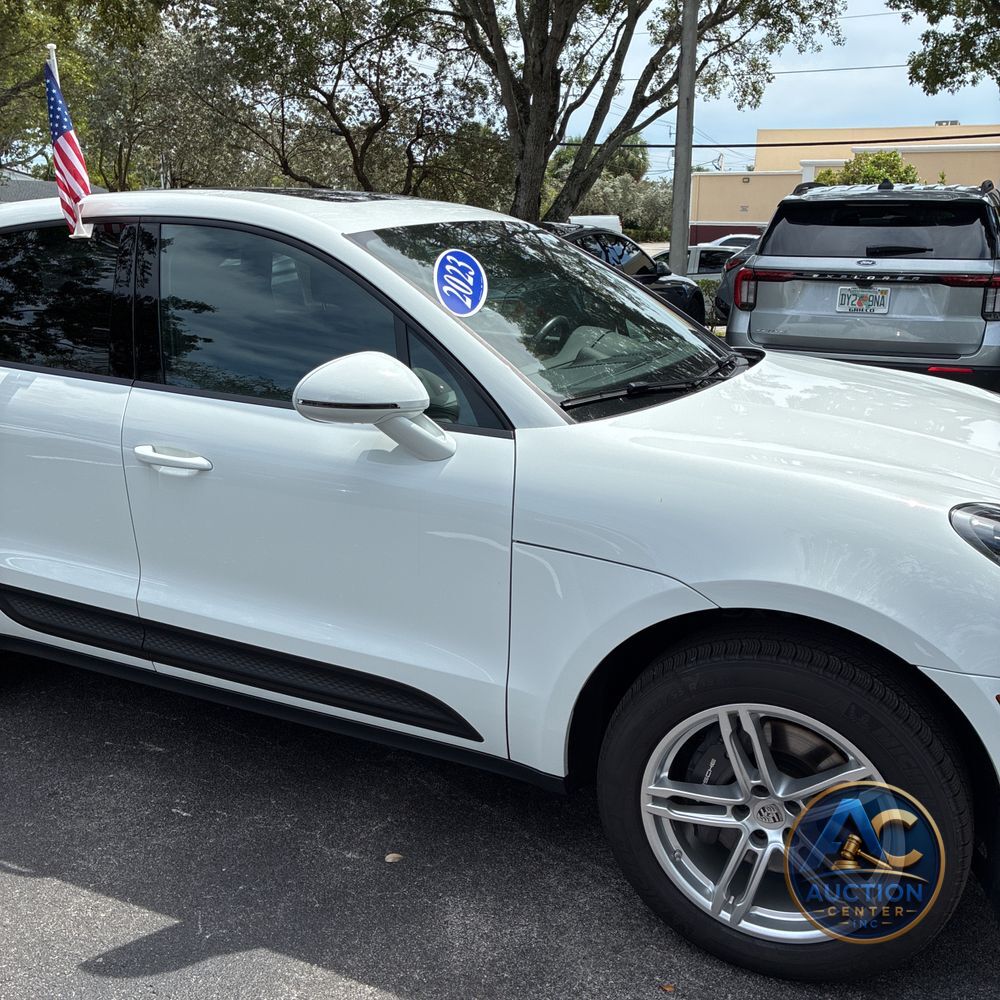 2024 Porsche Macan Base