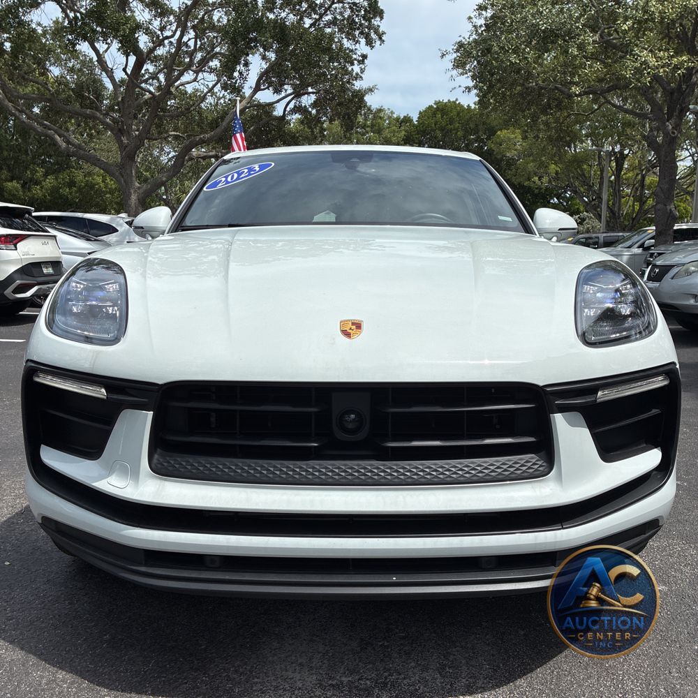 2024 Porsche Macan Base