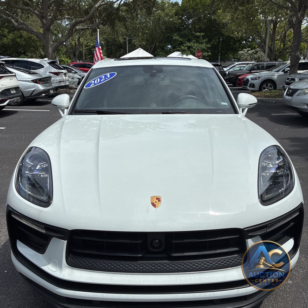 2024 Porsche Macan Base
