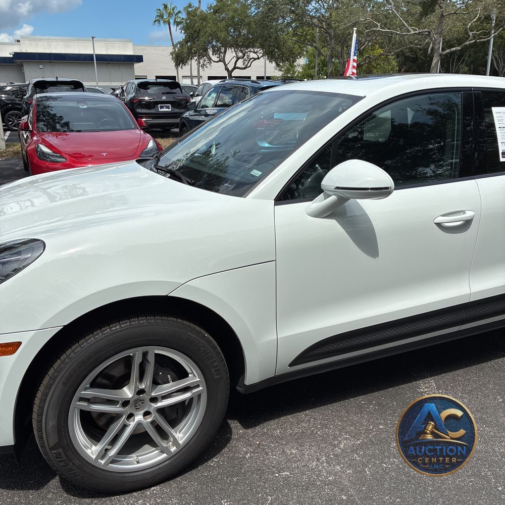 2024 Porsche Macan Base
