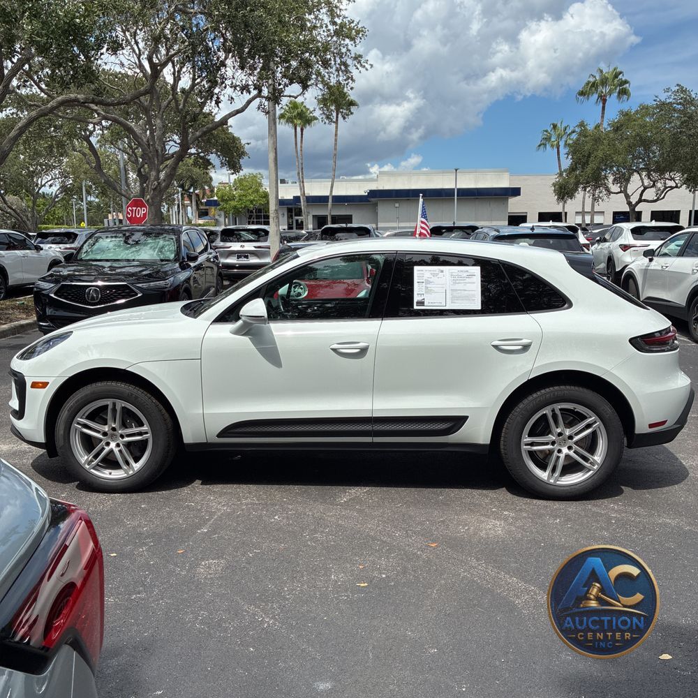 2024 Porsche Macan Base