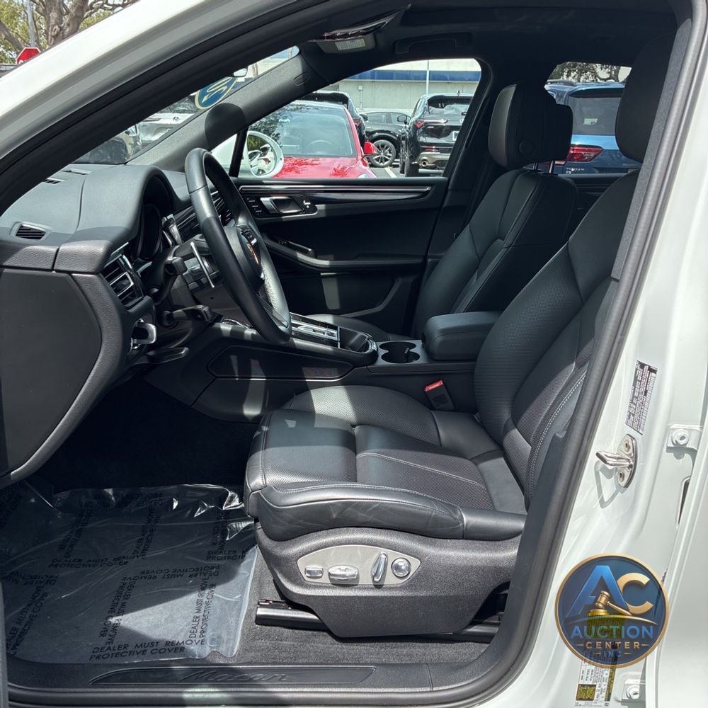 2024 Porsche Macan Base