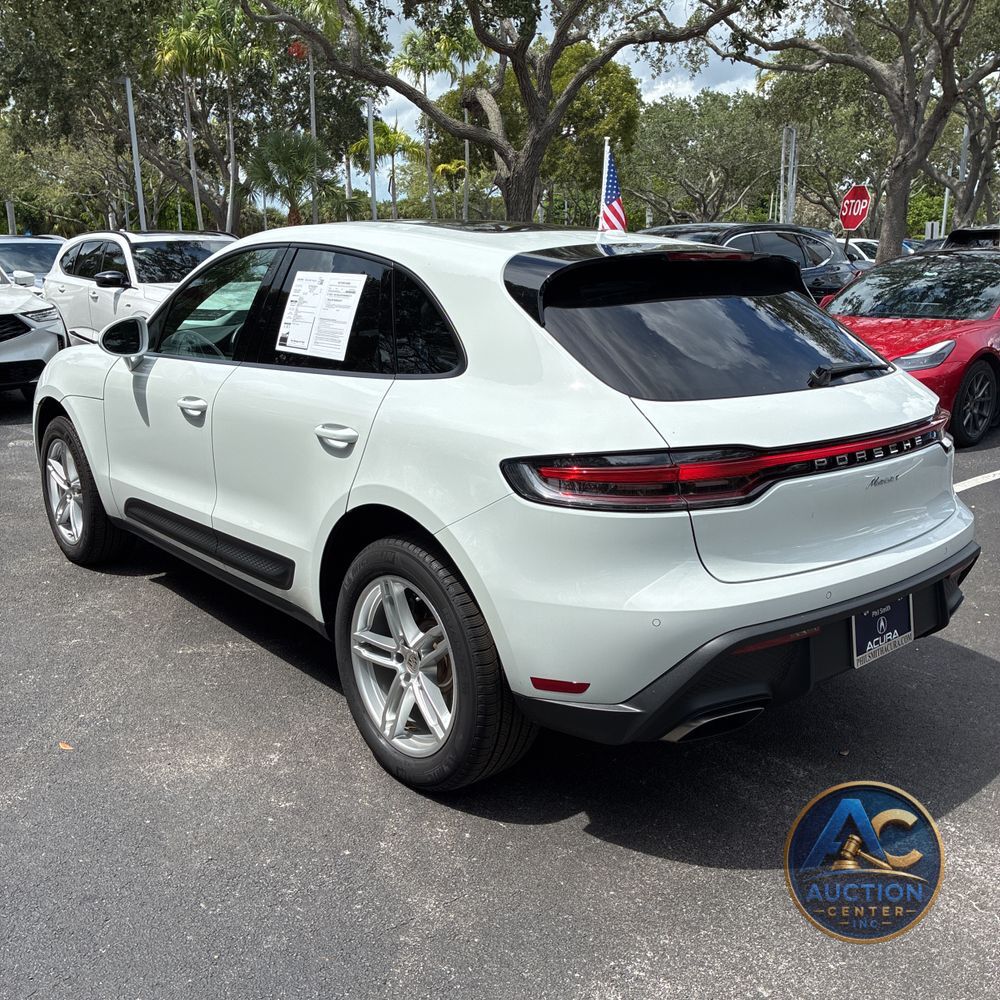 2024 Porsche Macan Base