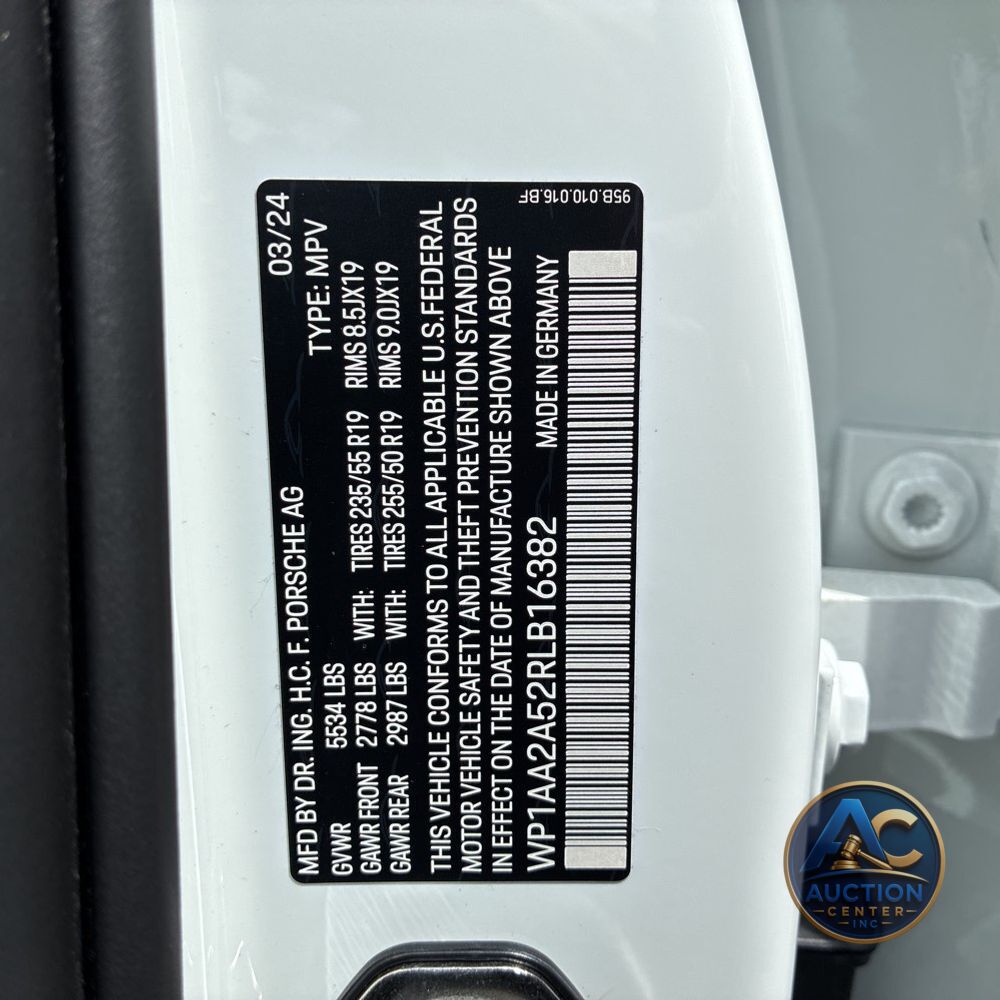 2024 Porsche Macan Base
