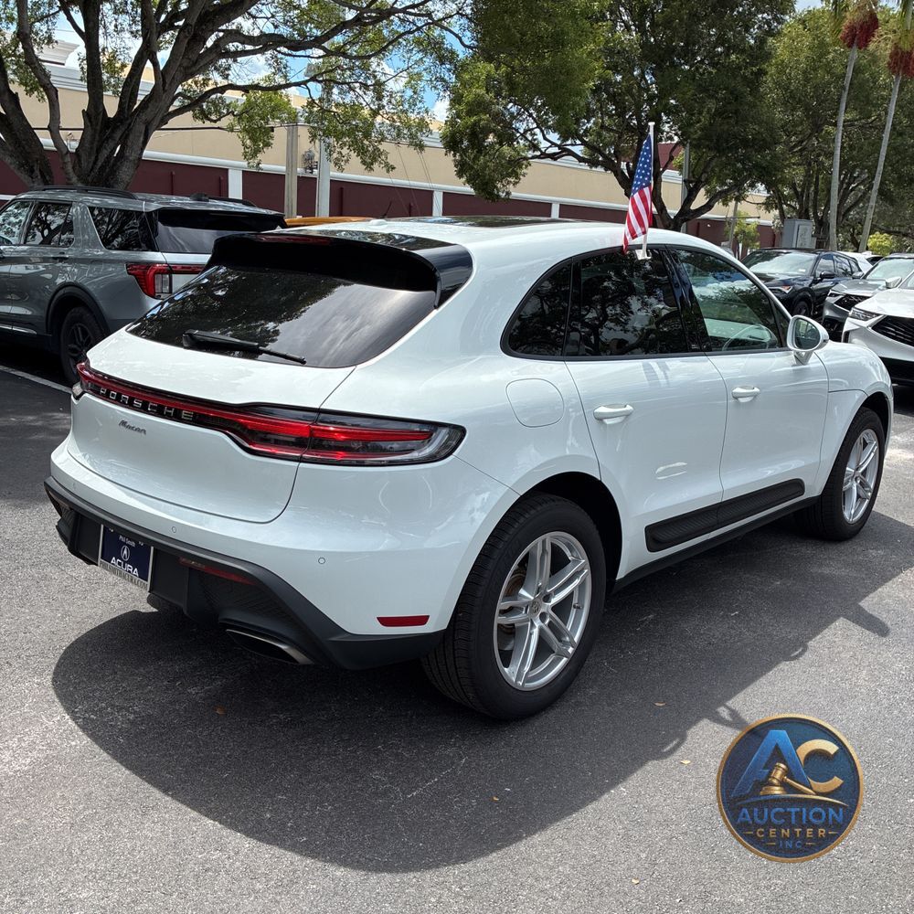 2024 Porsche Macan Base
