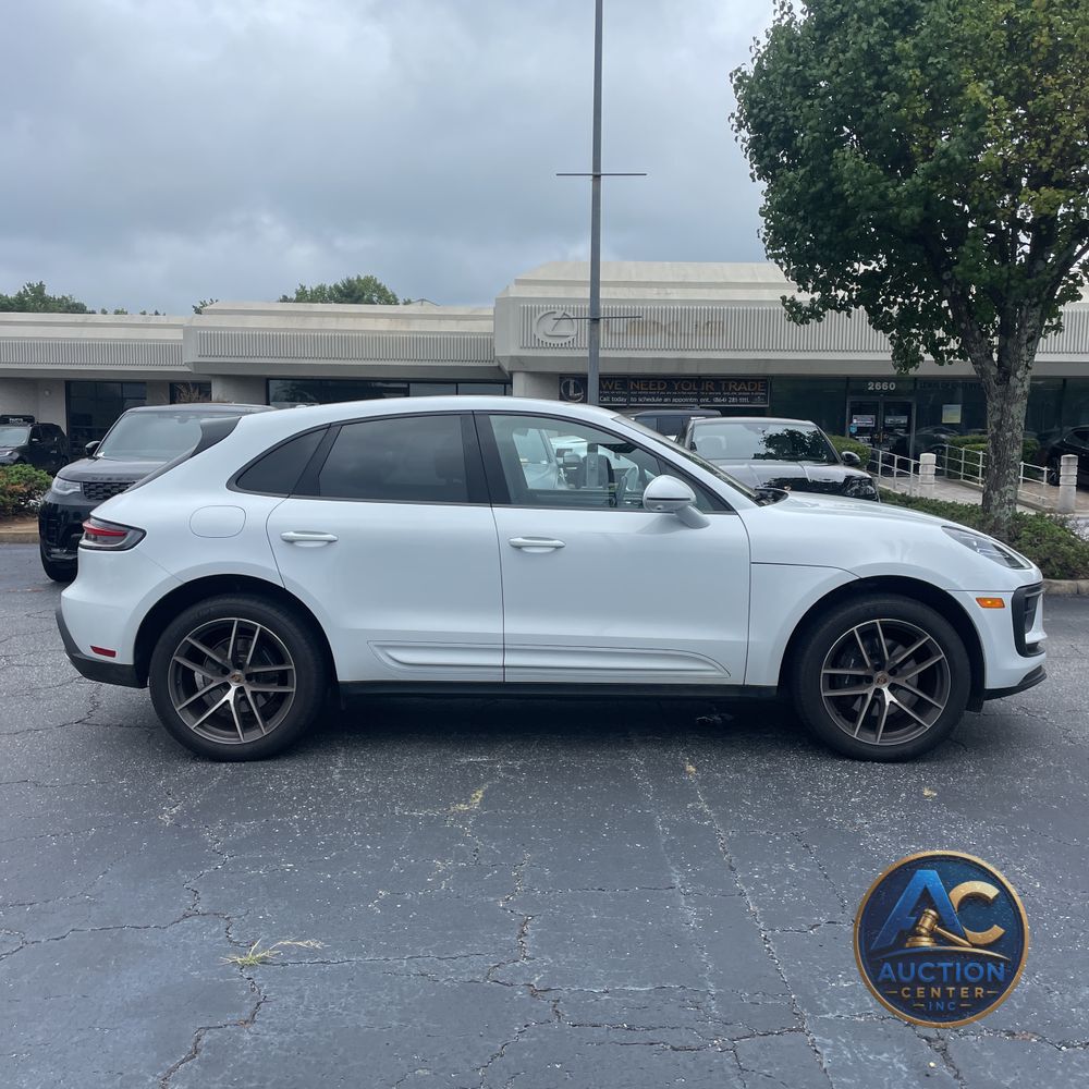 2024 Porsche Macan Base
