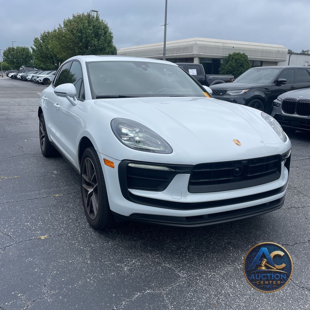 2024 Porsche Macan Base